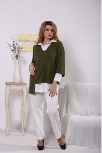 01636-2 | Костюм: белая блузка и хаки кофта